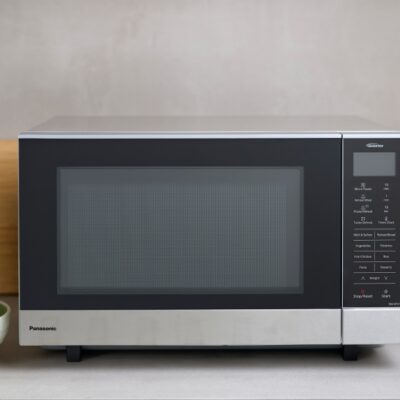 Panasonic 27L, 1000Watts Flatbed, No Turntable Inverter Microwave - Silver
